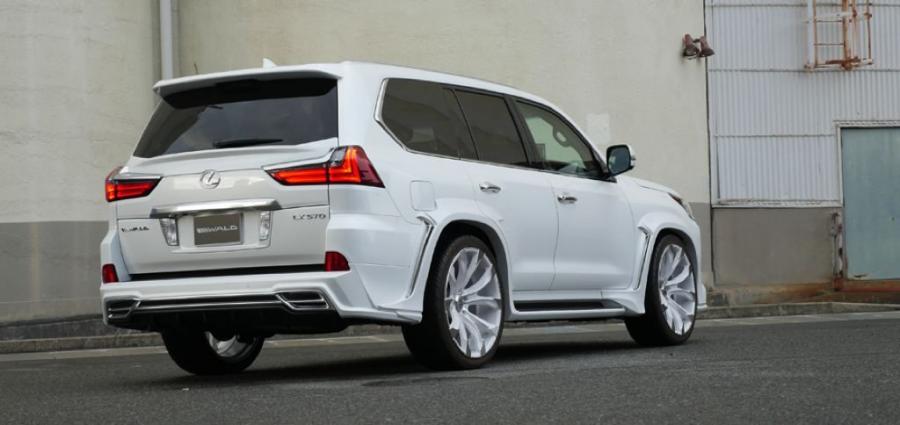  Lexus LX570 by Wald 2016 года  (фото 6 из 17)